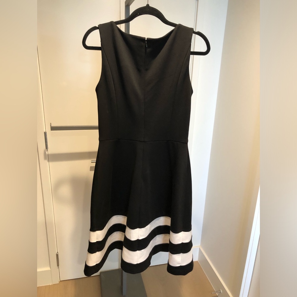 White House Black Market Fit and Flare Black and White Dress Size 8 - Picture 6 of 10